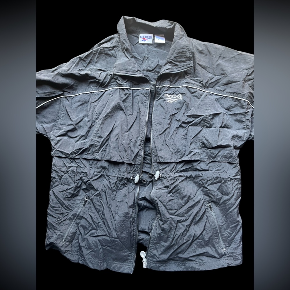 ✨Reebok windbreaker jacket in black and grey✨
